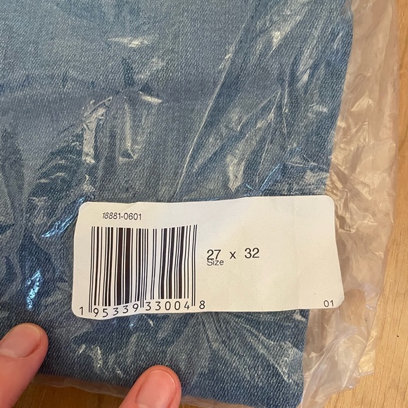 Levi’s 711 Skinny Jeans - Picture 3 of 8